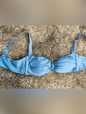 Arctic Blue Knotted Bikini Top 🩵 👩🏻